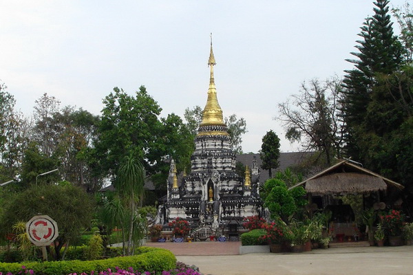 wat phrathat mae chedi, wat phra that mae chedi, phrathat mae chedi temple, phra that mae chedi temple, wiang pa pao chiang rai, attractions in wiang pa pao, wiang pa pao attractions, wiang pa pao