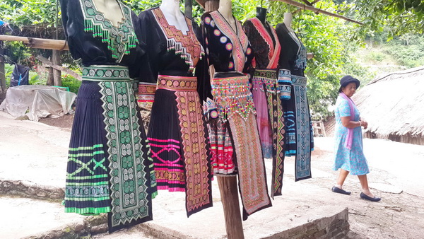 doi pha ngam, pha ngam, pha ngam cliff, two season cliff, 2 season cliff, trekking at pha ngam, trekking at doi pha ngam, doi pha ngam trek, trekking doi pha ngam