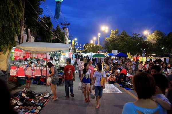 Chiang Rai Walking Street or Chiang Rai Khon Muan Street