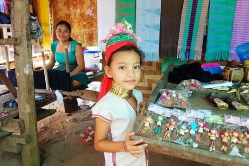 baan nam phiang din, baan nam piang din, baan huay pu keng, baan huai pu keng, long neck village