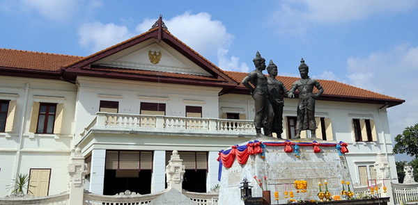 chiang mai city arts and cultural centre, chiang mai city art and cultural centre, three king monument