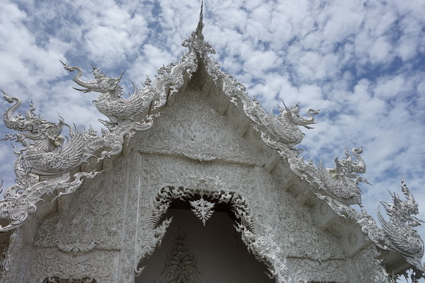 rong khun temple, wat rong khun, white temple, attractions in chiang rai town, attractions in chiang rai city, chiang rai town attractions, chiang rai city attractions, tour chiang rai tour, chiang rai town, mueang chiang rai, chiang rai city
