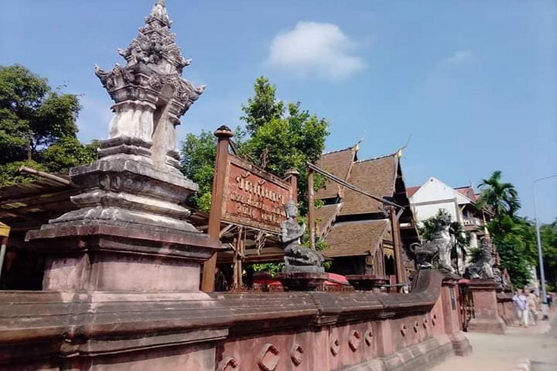 phan tao temple, wat phan tao, attractions temple in chiang mai