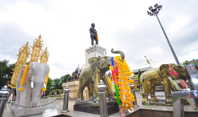 king mangrai monument, mangrai monument, king mang rai monument, mang rai monument, king mangrai monument chiang rai