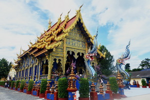 wat rong suea ten, rong suea ten temple, blue temple chiang rai, wat rong suea ten chiang rai