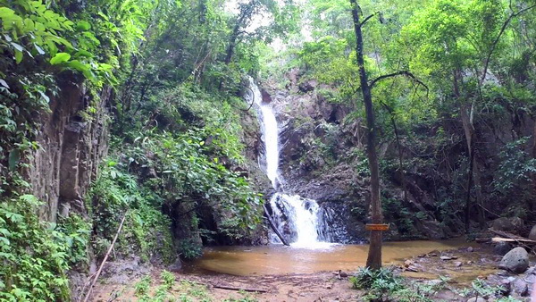 mae yen waterfall, maeyen waterfall, mae yen waterfall in pai, maeyen waterfall in pai, mae yen waterfalls in pai, maeyen waterfalls in pai