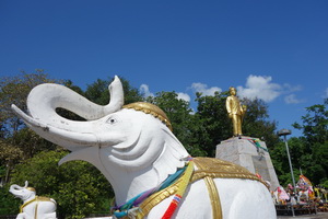 phraya singhanat racha memorial, phraya singhanatracha memorial, phraya singhanat racha, phraya singhanatracha, the 1st ruler of mae hong son, the 1st ruler of maehongson, phraya singhanat racha statue, phraya singhanatracha statue