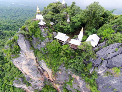 unseen in lampang tour, Wat Chalermprakiet, Wat Chalermprakiat, Wat Chaloemprakiat, Wat Phrabat Pu Phadaeng