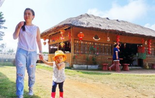 chainease village, santichon village, half day trip in pai, pai half day tour, half day tour in pai, tour pai, budget tour in pai, pai join in group tour, tour in pai