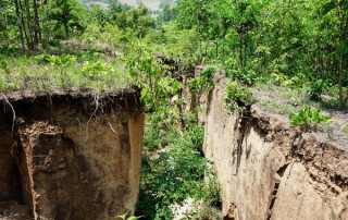 land split, land split in pai, tour pai green season, tour pai, budget tour in pai, pai join in group tour