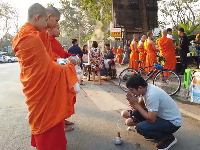 offering to monks, food offering to monks, offering to monks at morning