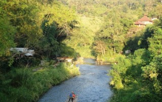 pai bamboo rafting, bamboo rafting in pai, bamboo rafting along pai river