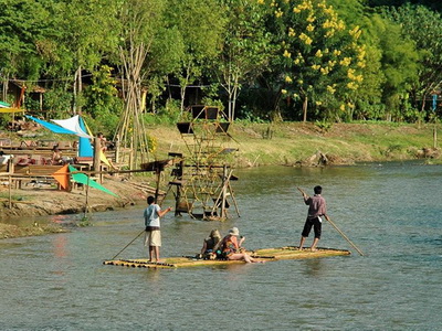 pai bamboo rafting, bamboo rafting in pai, bamboo rafting along pai river