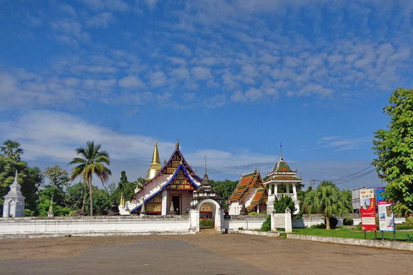 wat phra barommathat tung yang, wat phra borommathat tung yang, wat tung yang, wat phra barommathat, wat phra borommathat, important temple in uttaradit