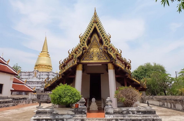 wat phra barommathat tung yang, wat phra borommathat tung yang, wat tung yang, wat phra barommathat, wat phra borommathat, important temple in uttaradit