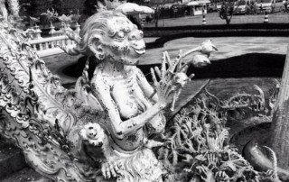 wat rong khun, rong khun temple, private tour chiang rai, day tour chiang rai, chiang rai city tour, tour chiang rai