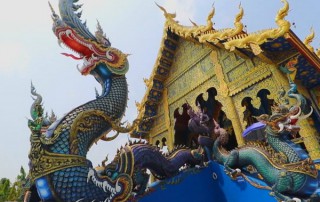 wat sue ten khun, rong sue temple, blue temple, private tour chiang rai, day tour chiang rai, chiang rai city tour, tour chiang rai