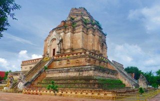 chiang mai city tour, private tour chiang mai, half day tour chiang mai, wat chedi luang, chedi luang temple