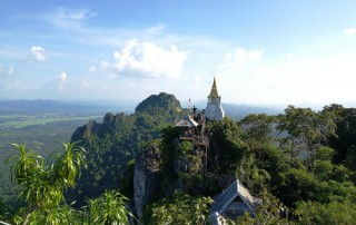 wat chaloem phra kiat, lampang day tour, one day tour lampang, tour to lampang, lampang tour