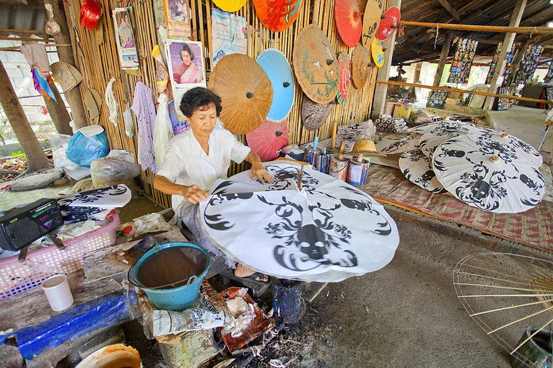 umbrella making centre, san kamphaeng, chiang mai workshop, chiang mai learning, chiang mai craft, chiang mai hands-on learning, chiang mai handmade learning