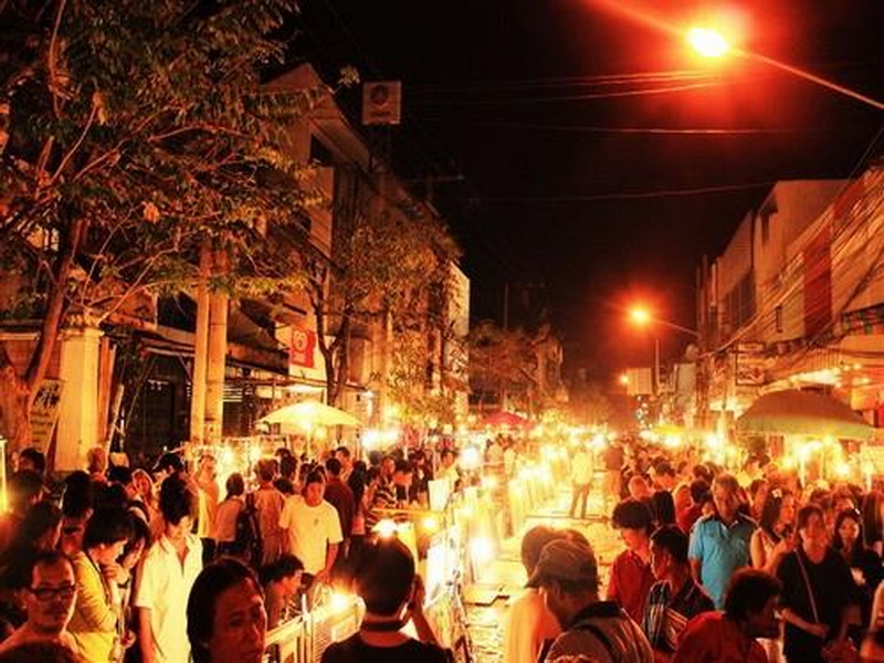 Sunday Night Market Chiang Mai,
